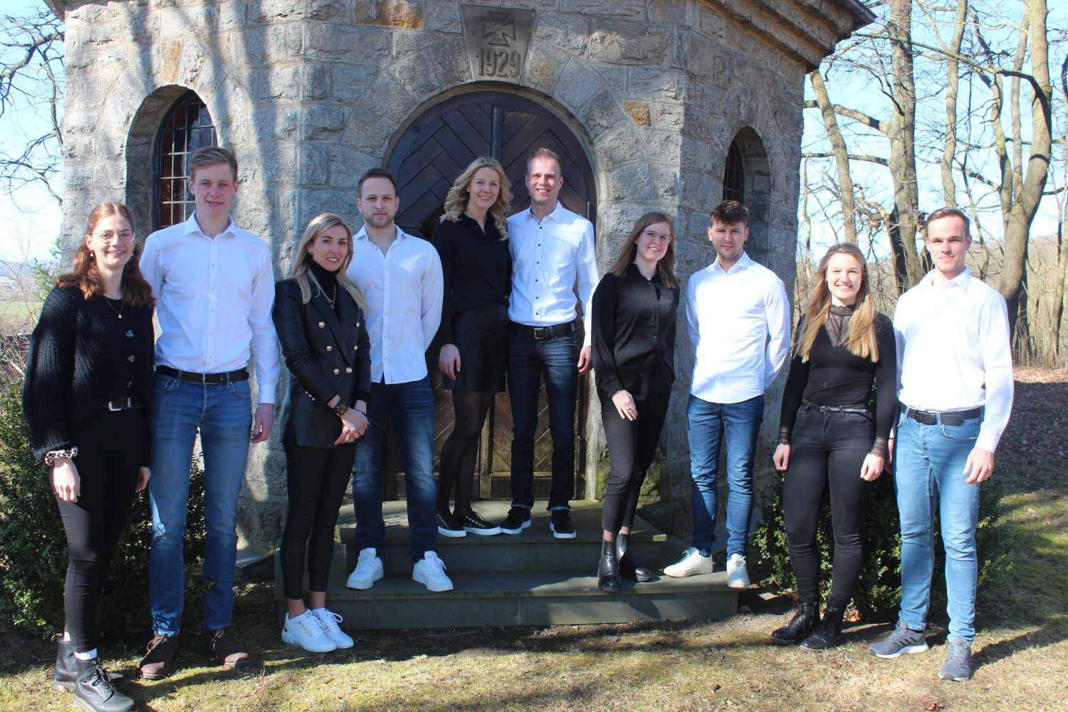 Königspaar 2022 mit Hofstaat während der Festvorbereitungen